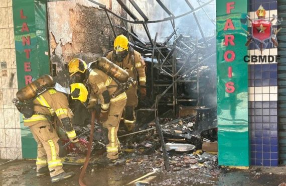 Incêndio atinge loja de peças veiculares no Setor H Norte, em Taguatinga