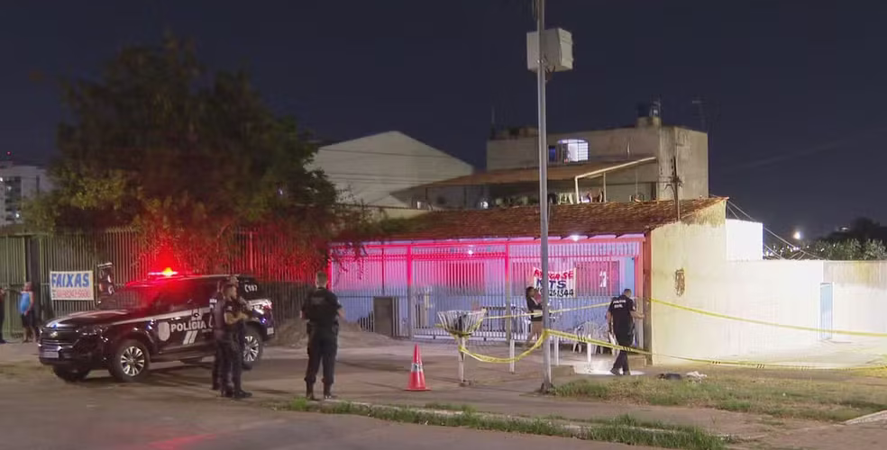 Policial da reserva reage a ataque com faca e atira em inquilino