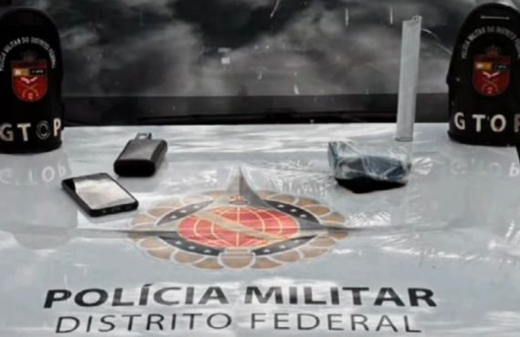 PMDF prende homem com cocaína e bloqueador de tornozeleira eletrônica em Taguatinga Sul