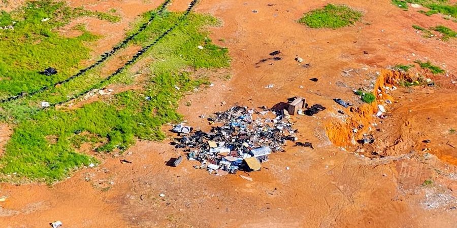 Descarte de lixo e peças automotivas preocupa moradores de Taguatinga