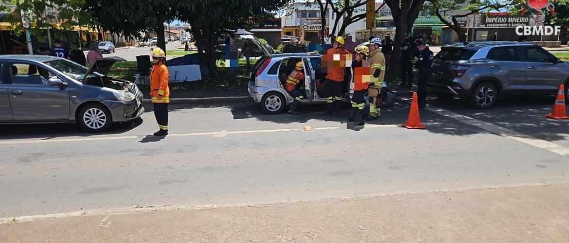 Engavetamento com três veículos deixa dois feridos em Taguatinga