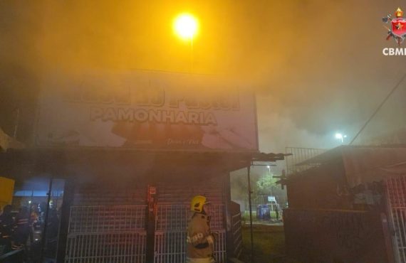 Incêndio atinge quiosque na Feira dos Goianos, em Taguatinga