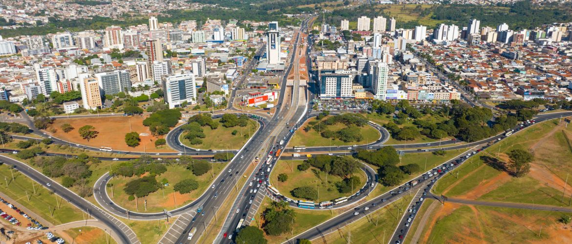 Carnaval muda funcionamento de serviços no DF; confira o que abre e o que fecha
