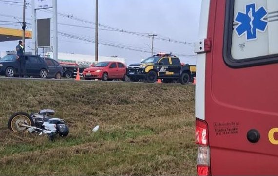 Corpo de Bombeiros atende acidente com moto na BR-070